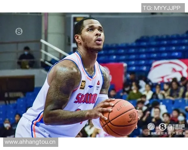 亨特首发表现抢眼24分钟内高效20分助球队赢得胜利